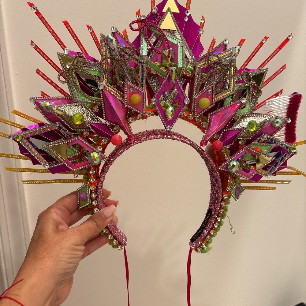 Art in a headband